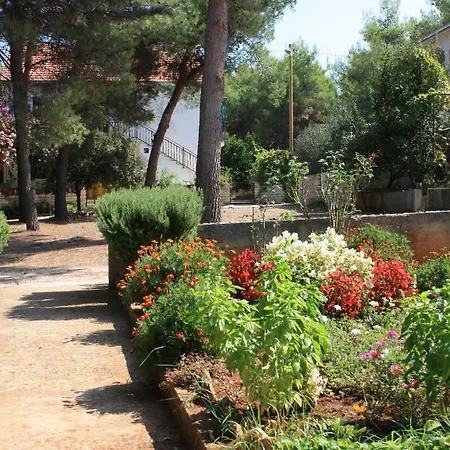 With A Parking Space Mirca, Brac - 728 * Mirce