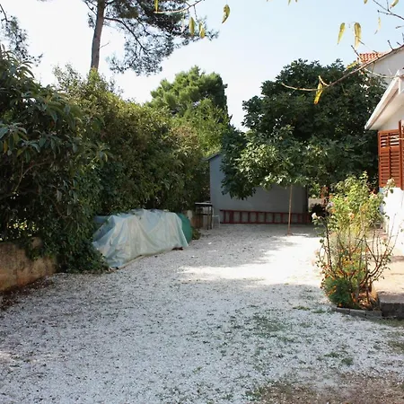 Apartments With A Parking Space Mirca, Brac - 728 *