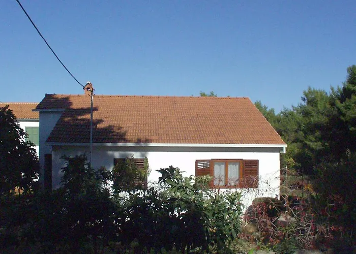 Apartman Apartments With A Parking Space Mirca, Brac - 728