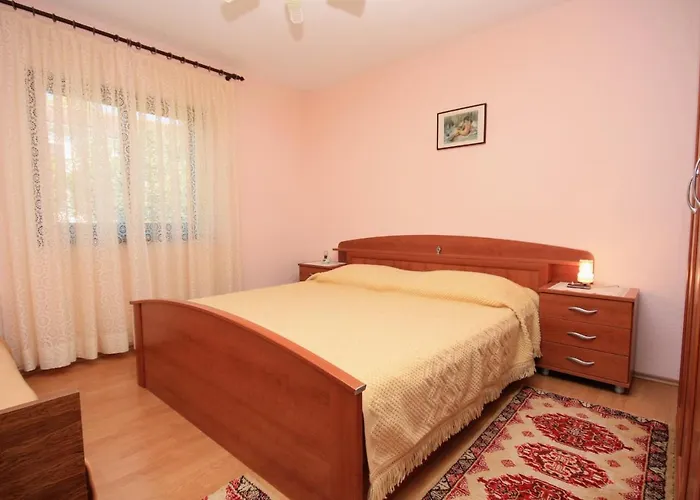 Apartments With A Parking Space Mirca, Brac - 728 Apartman Mirca (Brac)