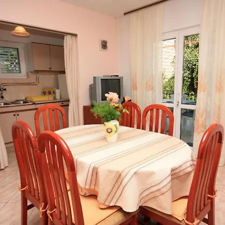 Apartments With A Parking Space Mirca, Brac - 728 Mirca (Brac)